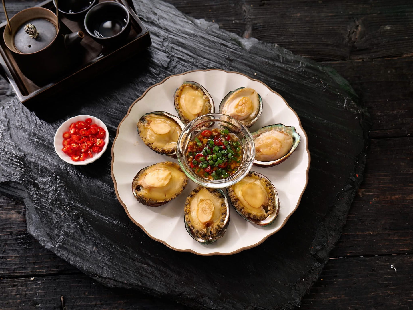 Whole Abalone With Shell / 鲜鲍鱼(带壳) - 14pcs